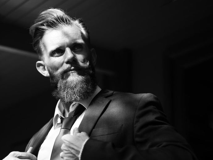 Kako sa samopouzdanjem nositi bradu na posao